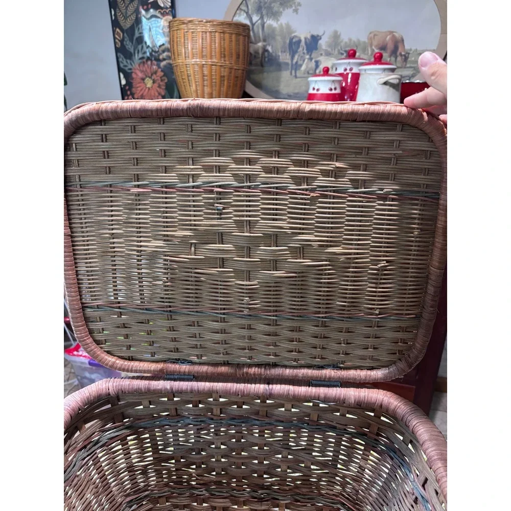 Vintage Style Woven Wicker Picnic Basket Green Rose Accents Hinged Lid